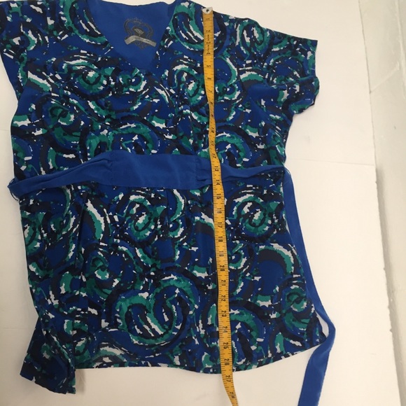 Dickies black label blue multi color XL scrub top - Picture 5 of 6